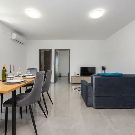 Monika I Marcela Appartement Ljubač